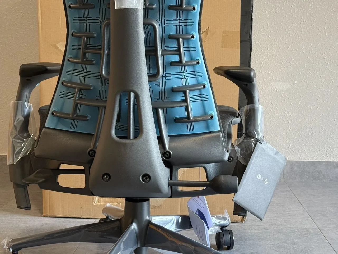 herman miller embody x logitech gaming chair black & cyan herman miller embody x logitech gaming chair black & cyan