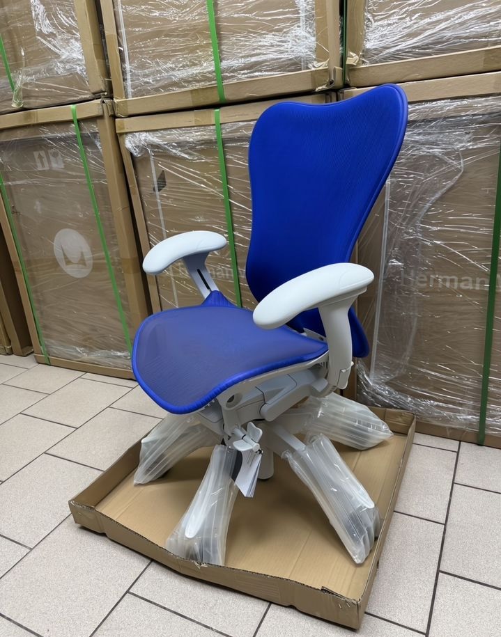 herman miller mirra 2 chair ultramarine & studio white herman miller mirra 2 chair ultramarine & studio white