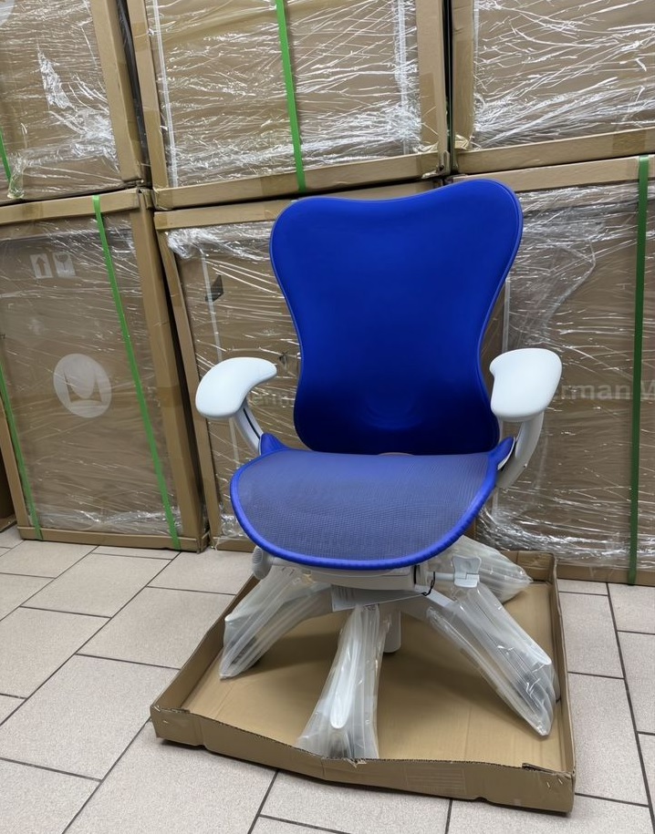 herman miller mirra 2 chair ultramarine & studio white herman miller mirra 2 chair ultramarine & studio white